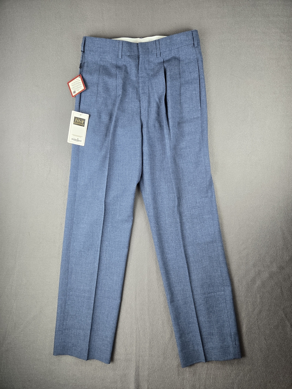 Farah Men's Blue Dress Pants - Classic Pleated Trousers Size 32 Waist.